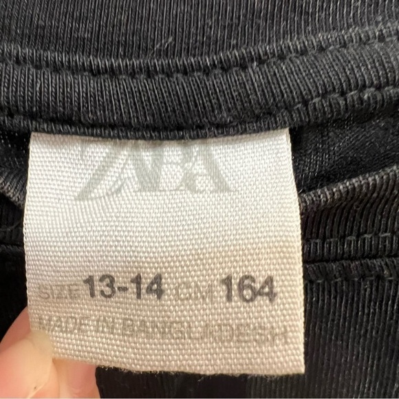 Zara Los Angeles Long Sleeved Black Tee - Picture 5 of 5